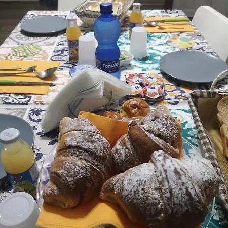 Sulfurea *** 3* Comitini